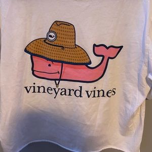 cropped vineyard vines tee